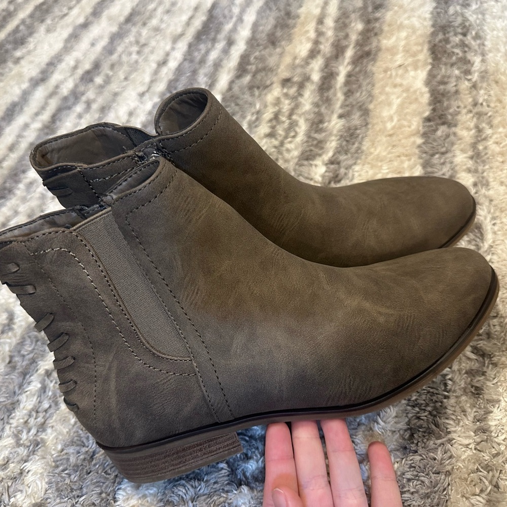 Women’s boots